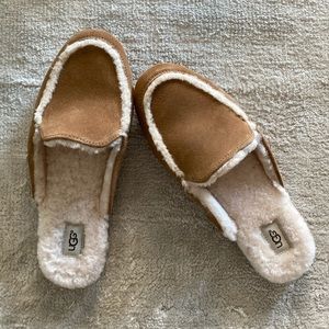 NWOT ugg slippers